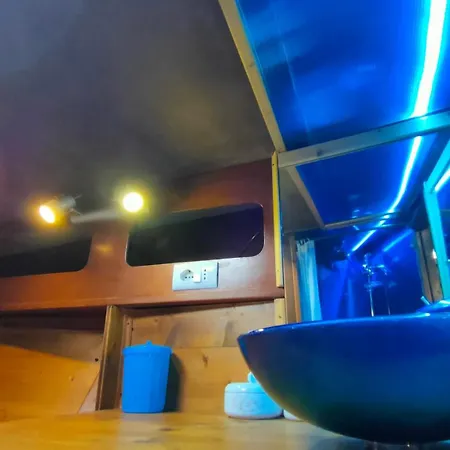 Yoghi E Bubu Κάμπινγκ