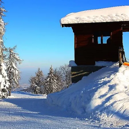Yoghi E Bubu Kamp alanı San Giacomo (Piedmont)