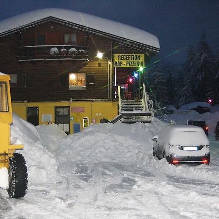 Κάμπινγκ Yoghi E Bubu *